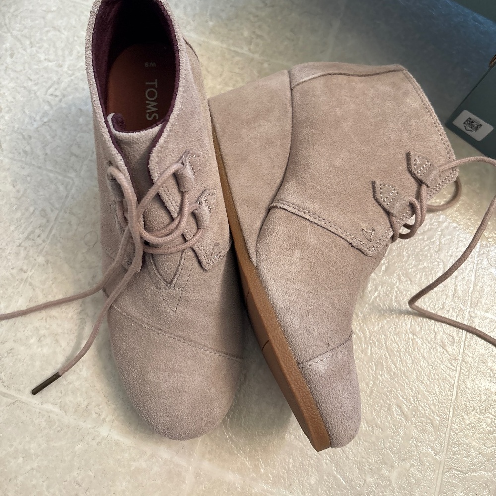 Toms wedge boots